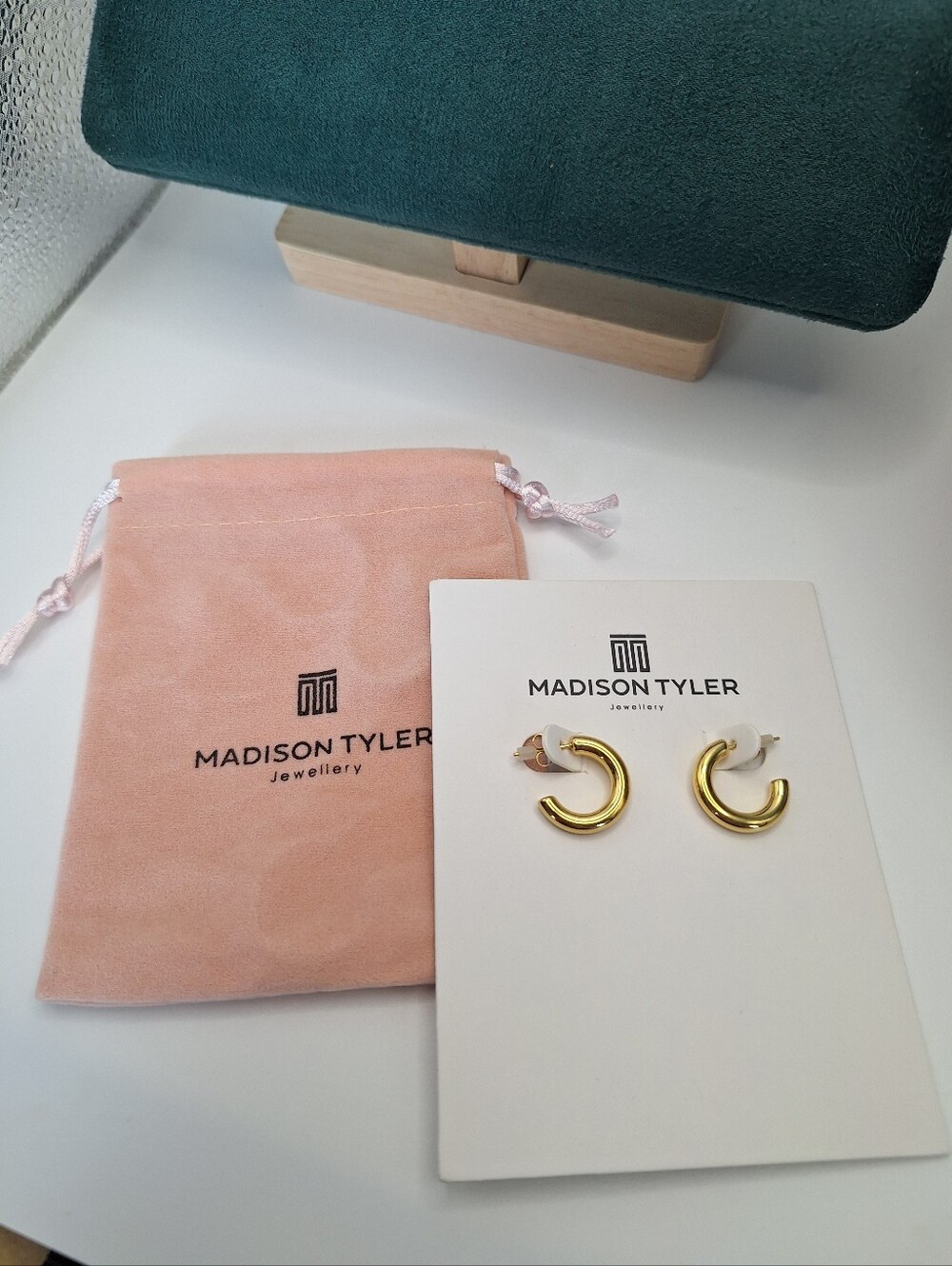 NWT Madison Tyler Gold Mini Chunky Hoop Earrings w/ Jewelry Pouch